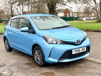 Used Toyota Yaris 2015 for sale - 77292127: Photo