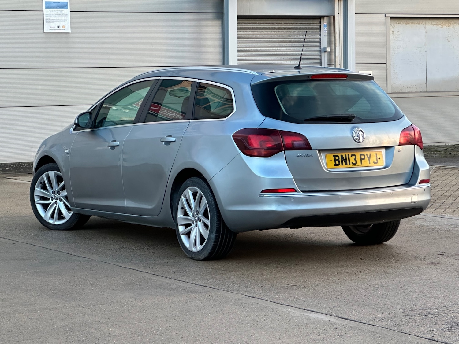 Used Vauxhall Astra 2013 for sale - 77245860: Photo 22