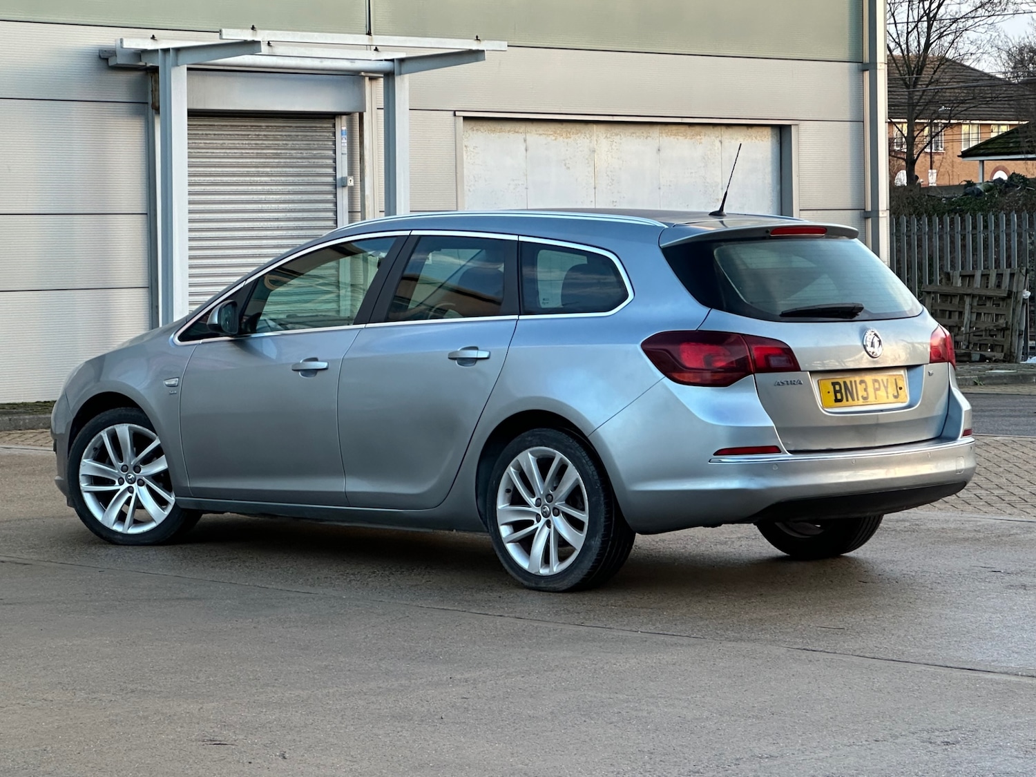 Used Vauxhall Astra 2013 for sale - 77245860: Photo 23