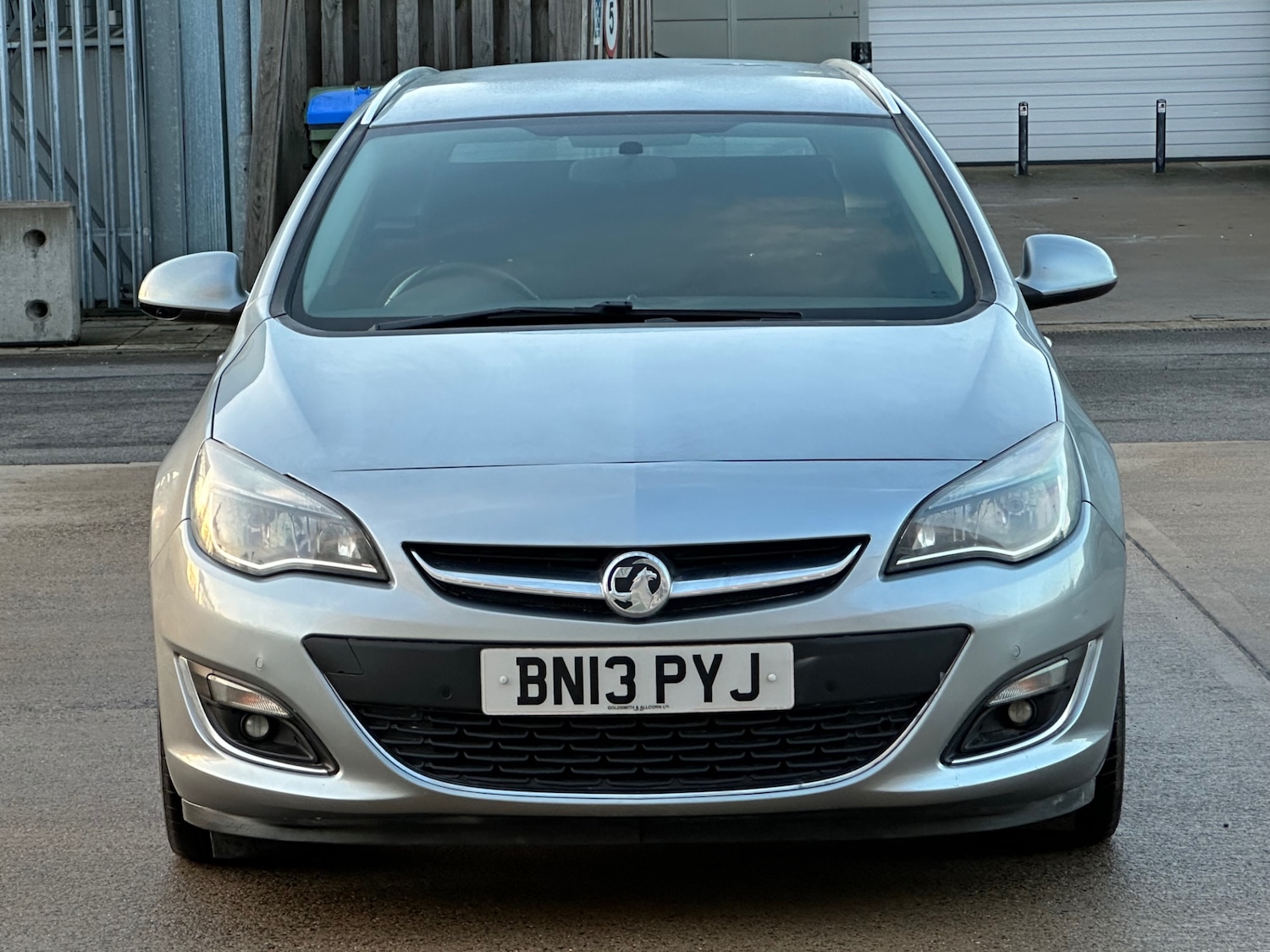 Used Vauxhall Astra 2013 for sale - 77245860: Photo 4