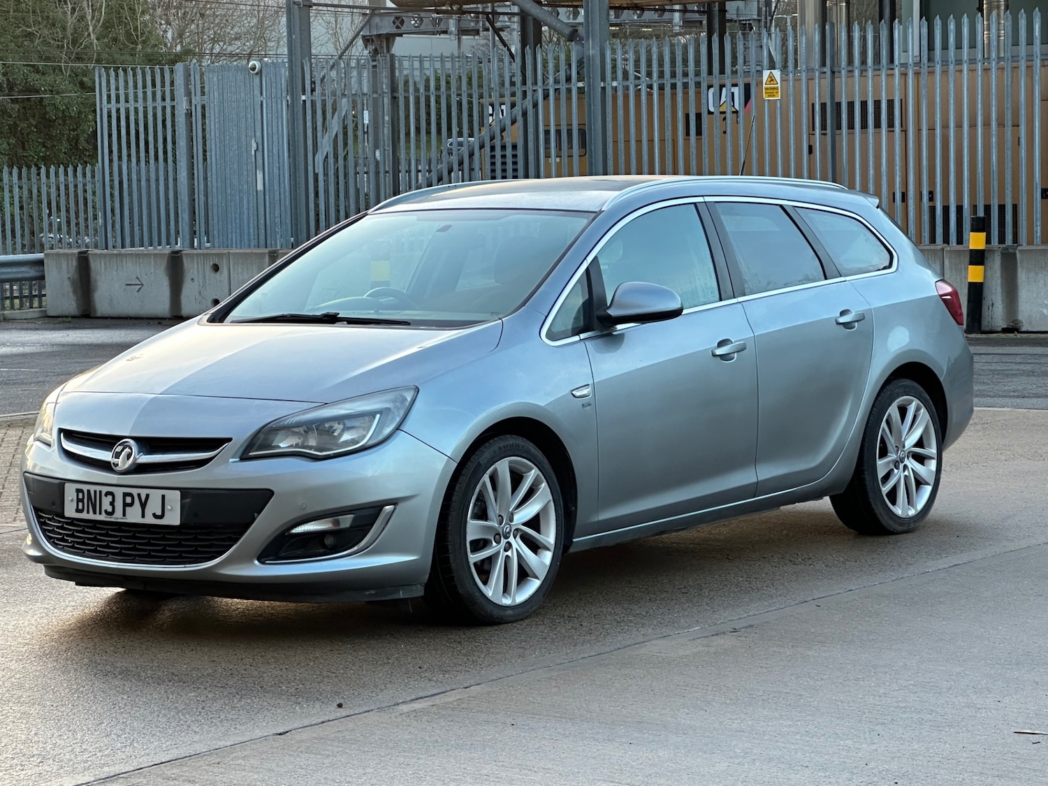 Used Vauxhall Astra 2013 for sale - 77245860: Photo 5