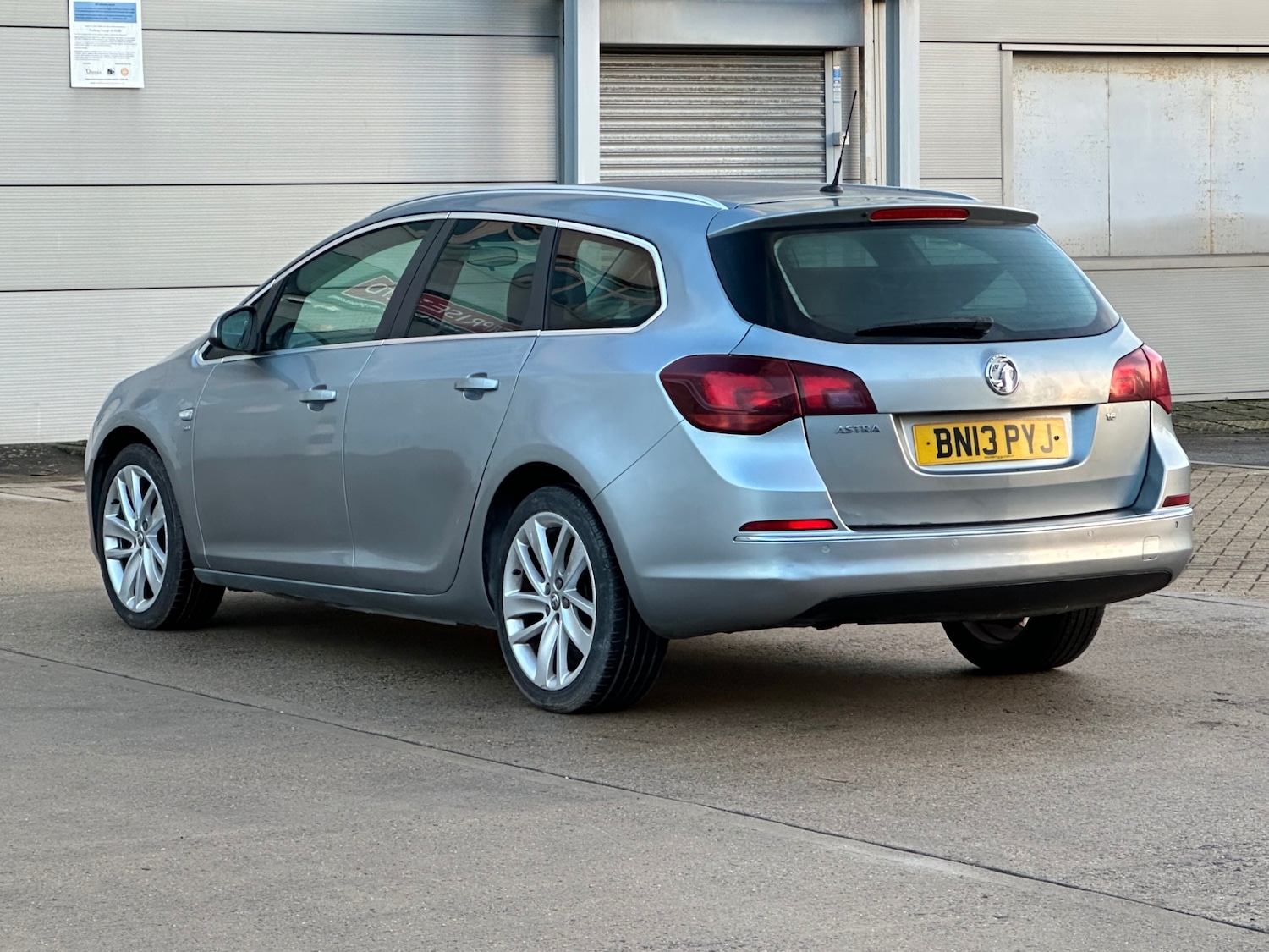 Used Vauxhall Astra 2013 for sale - 77245860: Photo 7