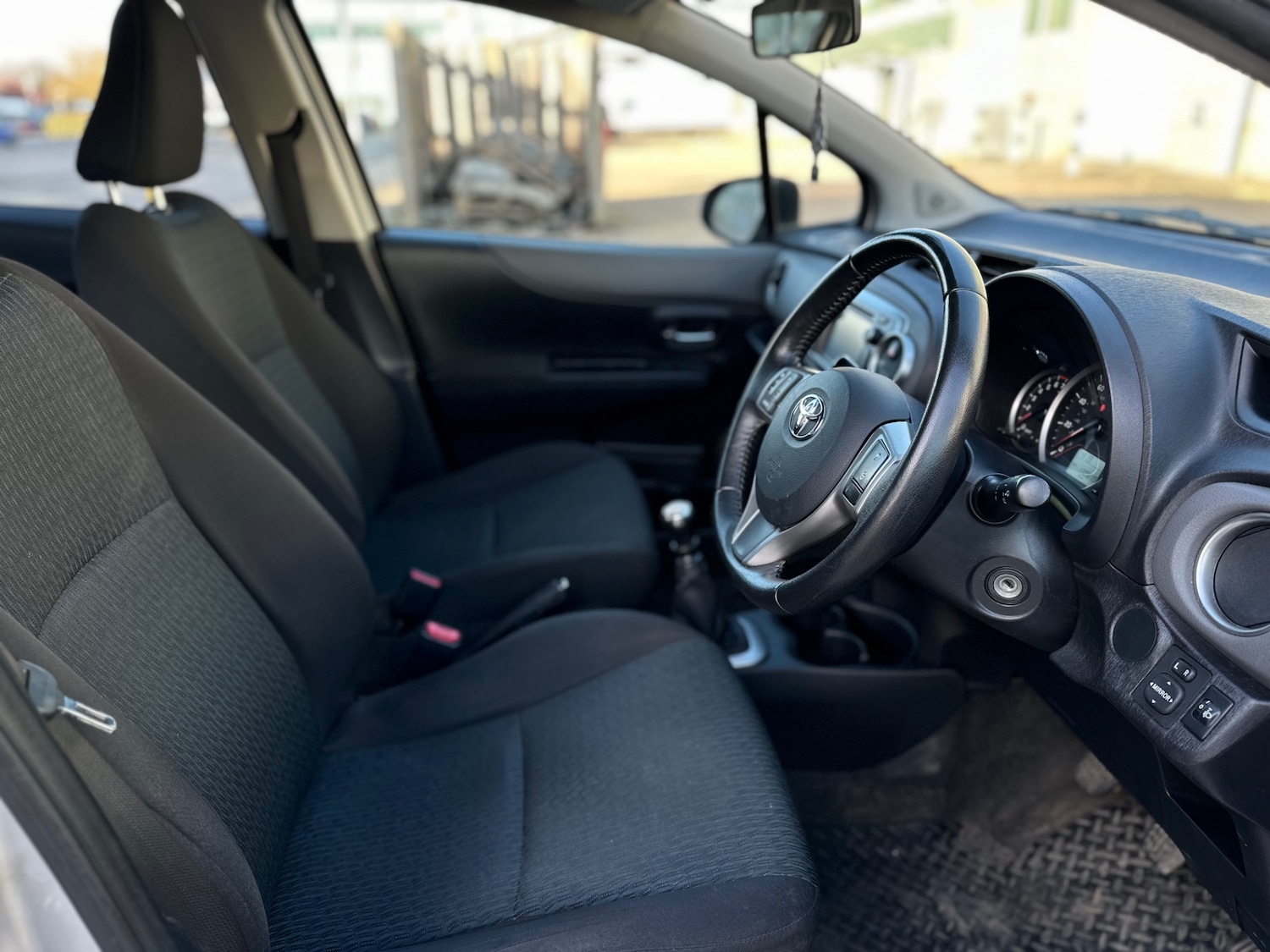 Used Toyota Yaris 2012 for sale - 77798684: Photo 17