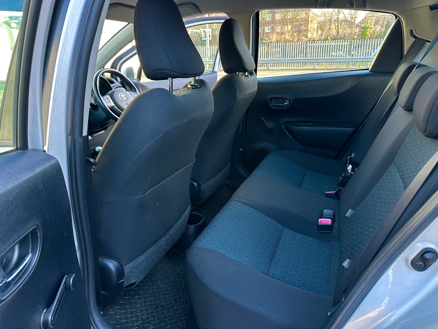 Used Toyota Yaris 2012 for sale - 77798684: Photo 21