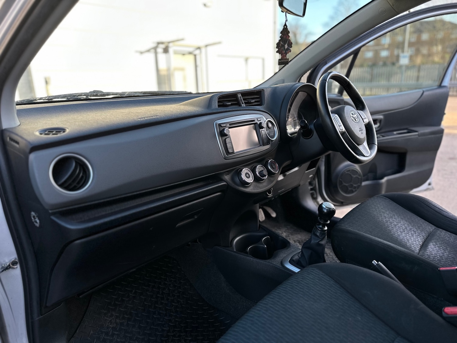 Used Toyota Yaris 2012 for sale - 77798684: Photo 22