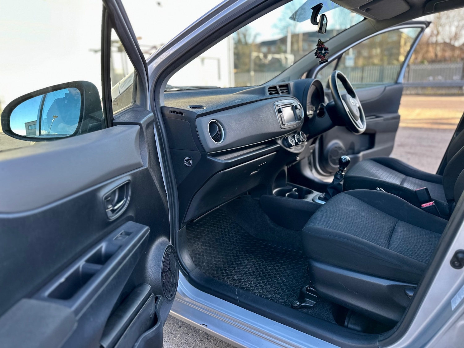 Used Toyota Yaris 2012 for sale - 77798684: Photo 26