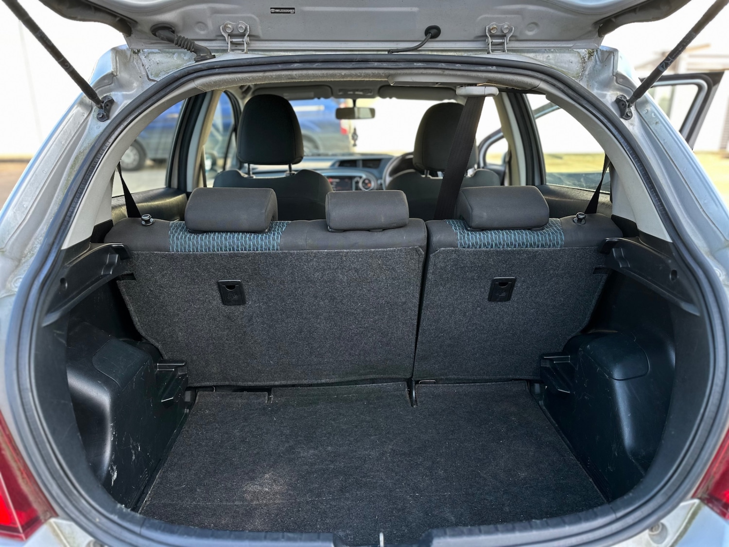 Used Toyota Yaris 2012 for sale - 77798684: Photo 30