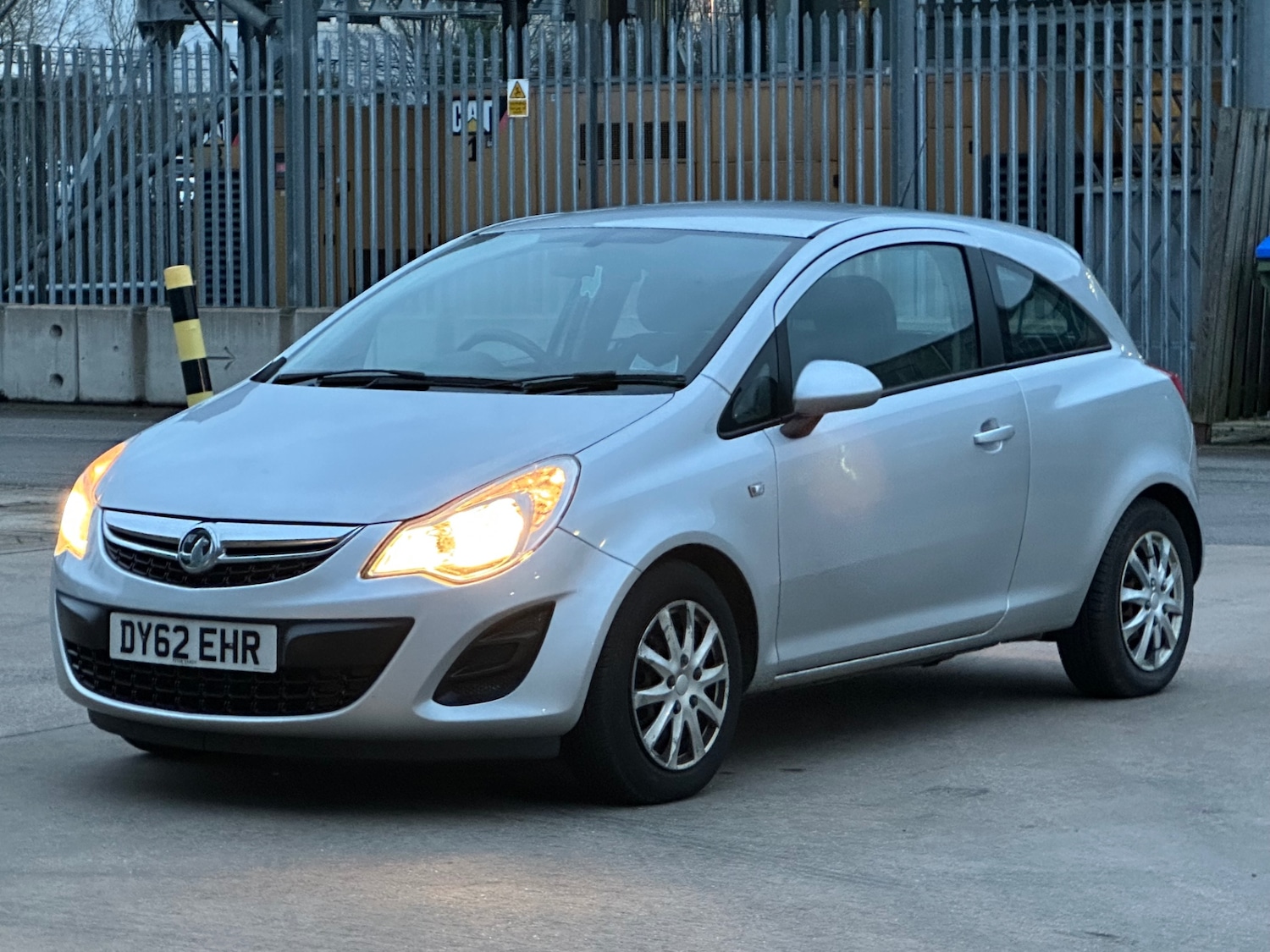 Used Vauxhall Corsa 2012 for sale - 77245889: Photo 5