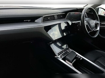 Used Audi Q8 2023 for sale - 78949589: Photo