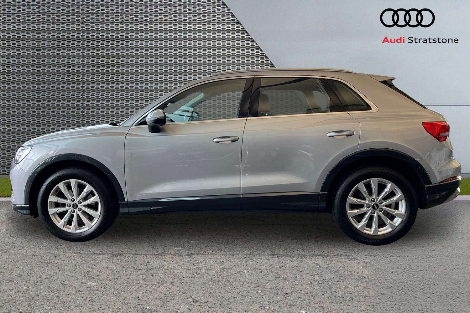 Used Audi Q3 2024 for sale - 77577357: Photo 8