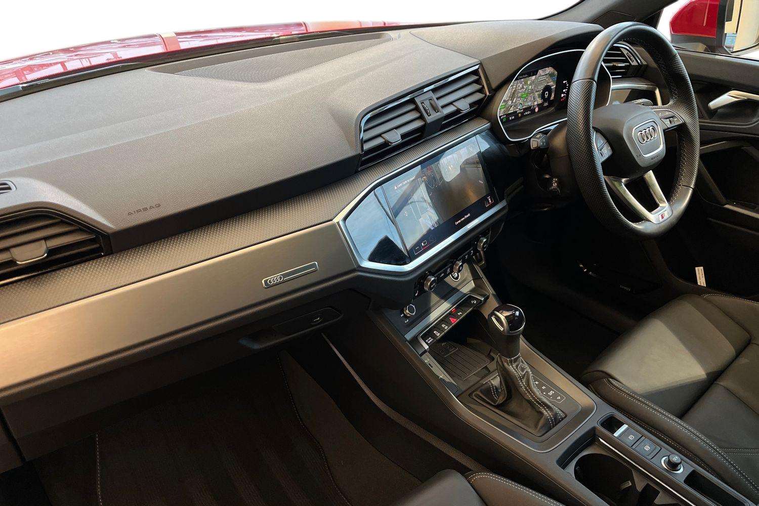 Used Audi Q3 2023 for sale - 77076674: Photo 2