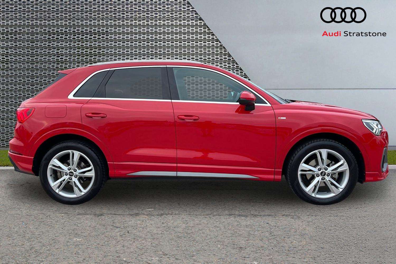 Used Audi Q3 2023 for sale - 77076674: Photo 4
