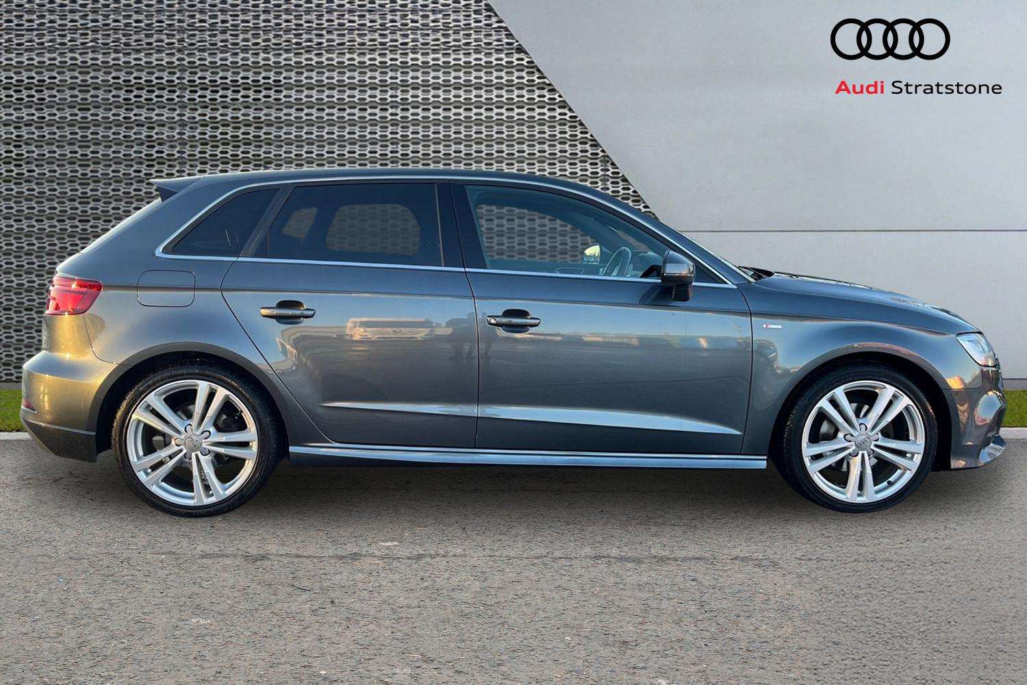 Used Audi A3 2018 for sale - 77112311: Photo 4