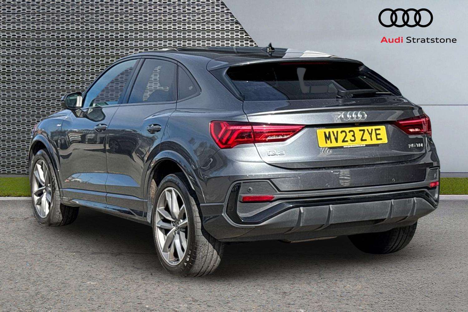 Used Audi Q3 2023 for sale - 78077160: Photo 3
