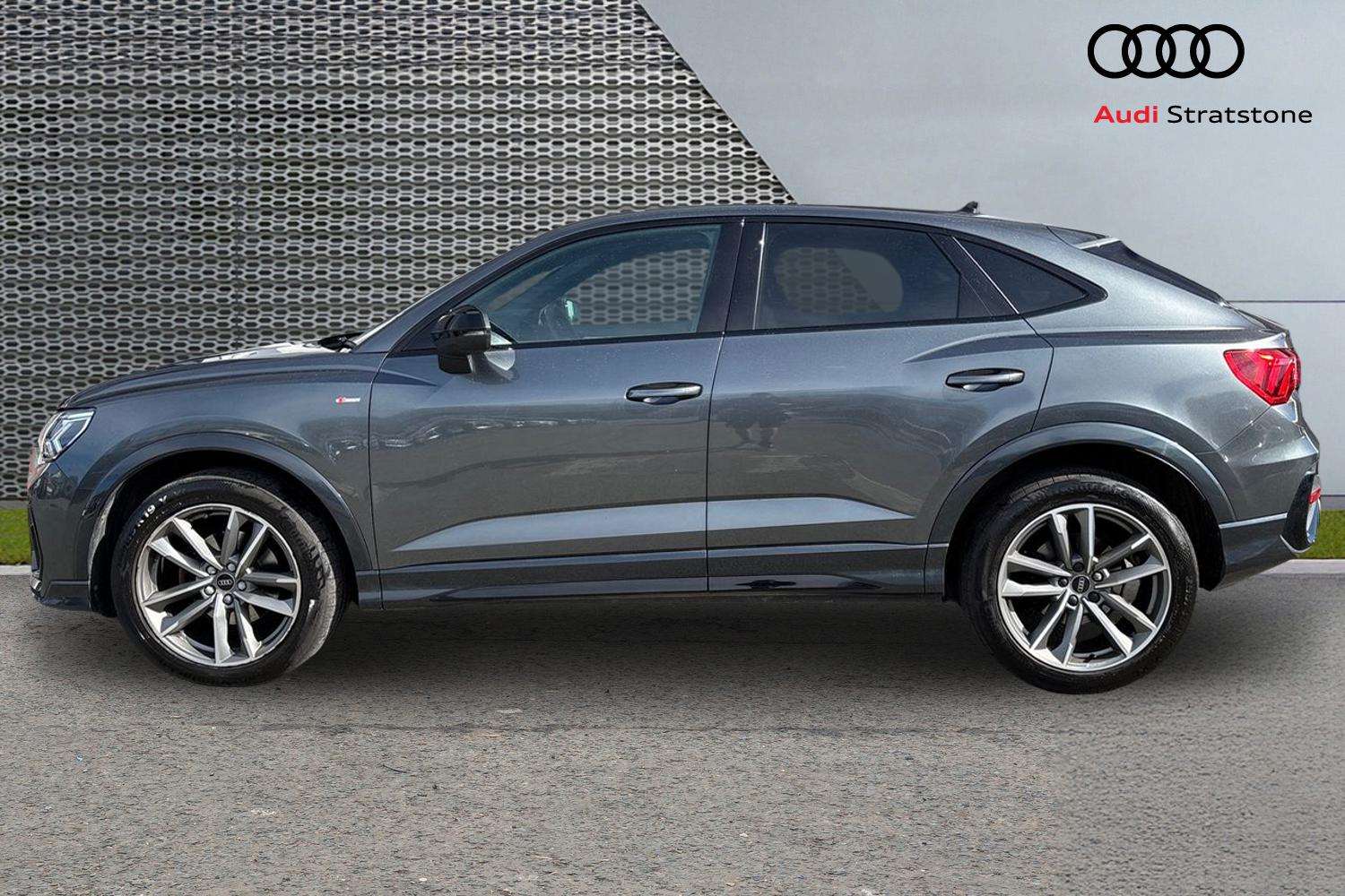 Used Audi Q3 2023 for sale - 78077160: Photo 8