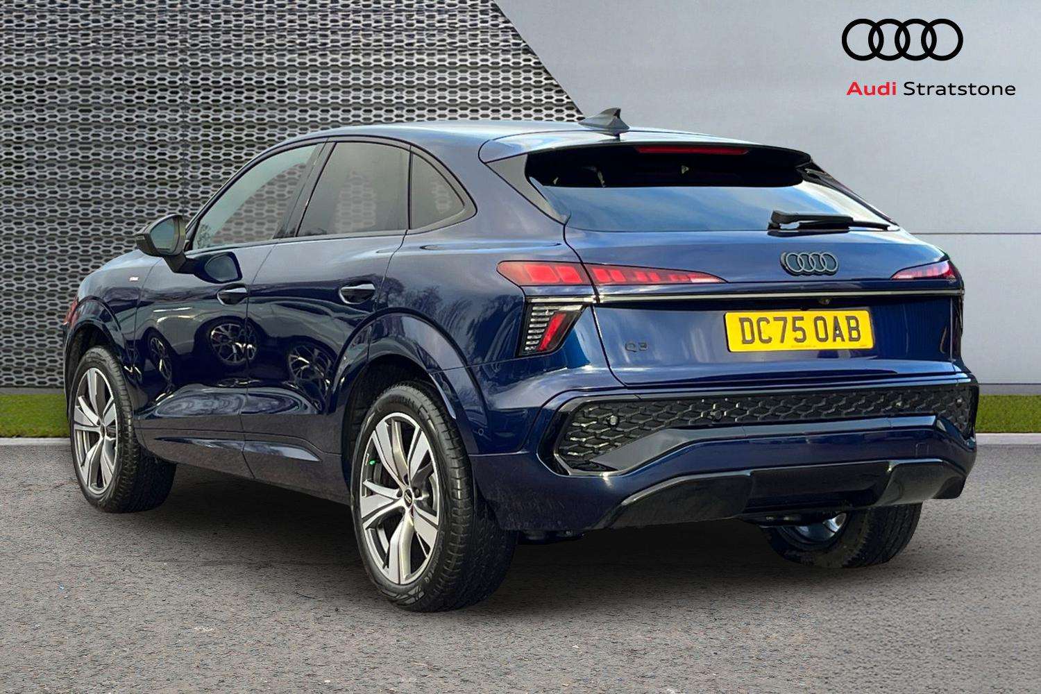 Used Audi Q3 for sale - 78104237: Photo 3