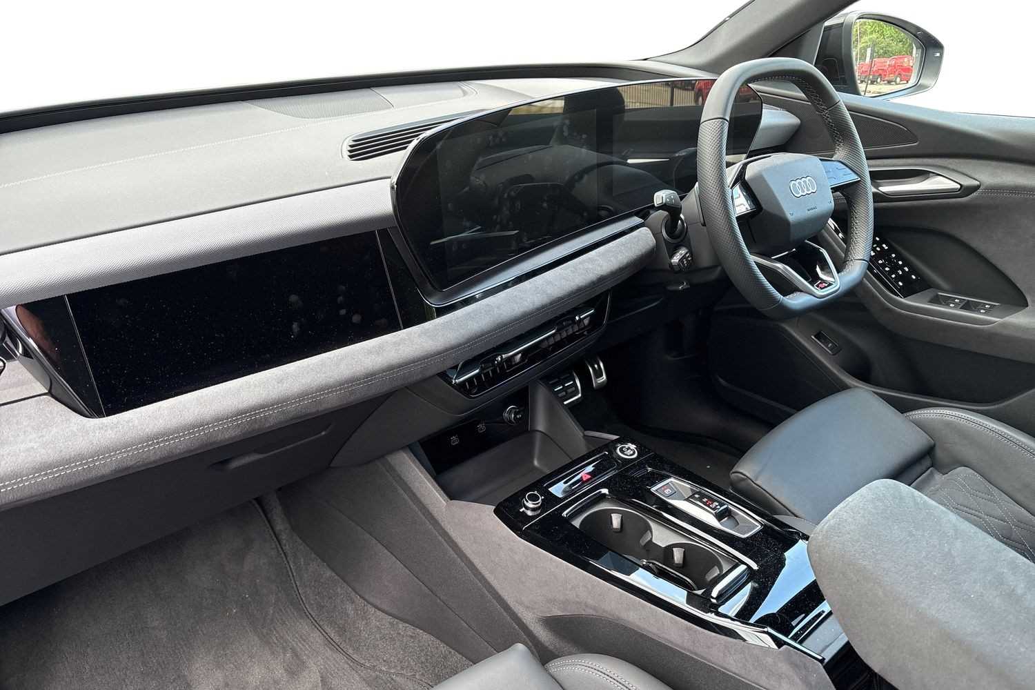 Used Audi Q6 e-tron 2025 for sale - 77178765: Photo 2