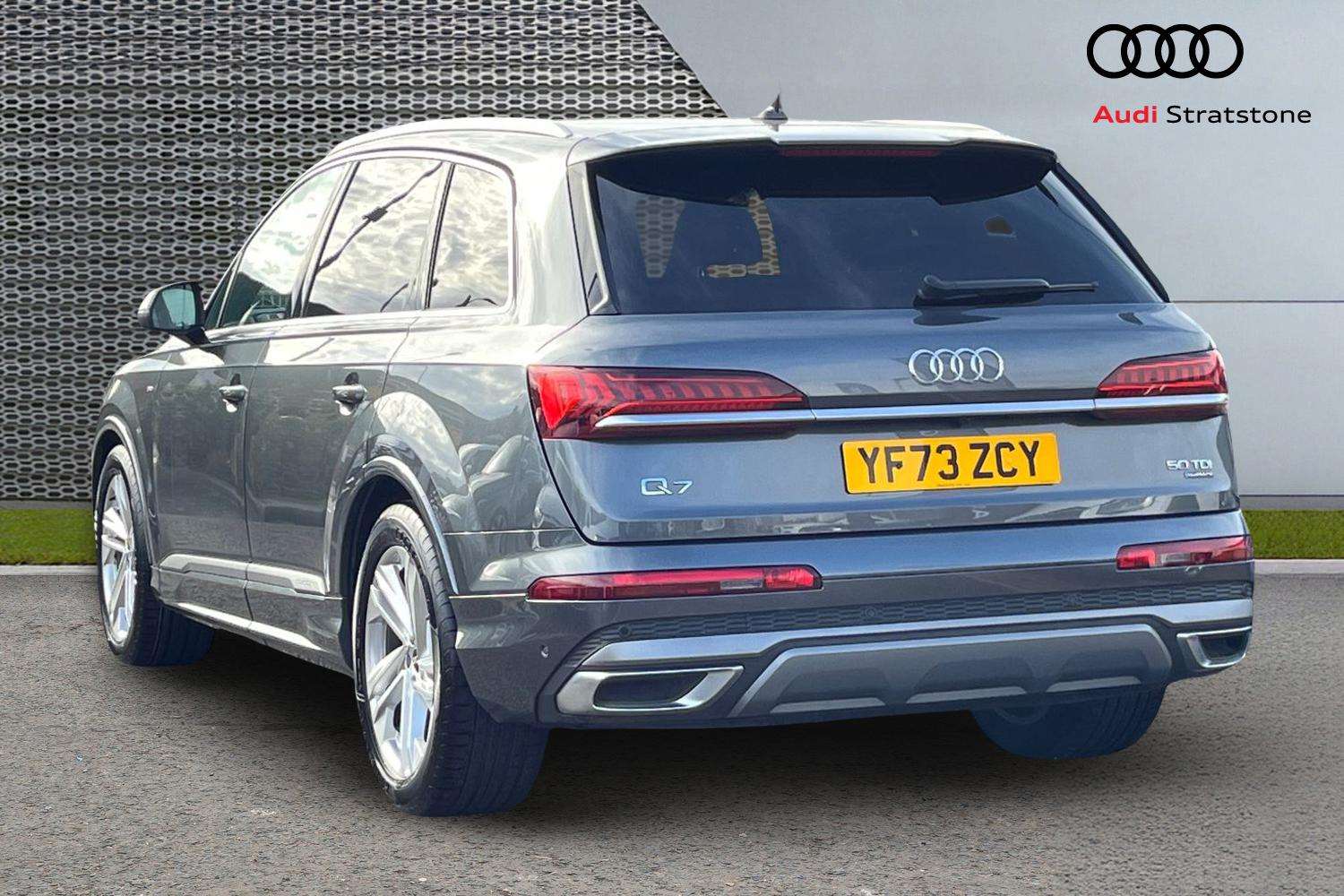 Used Audi Q7 2023 for sale - 76034836: Photo 3
