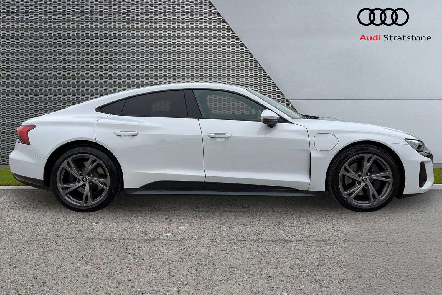 Used Audi e-tron GT 2022 for sale - 77068619: Photo 4