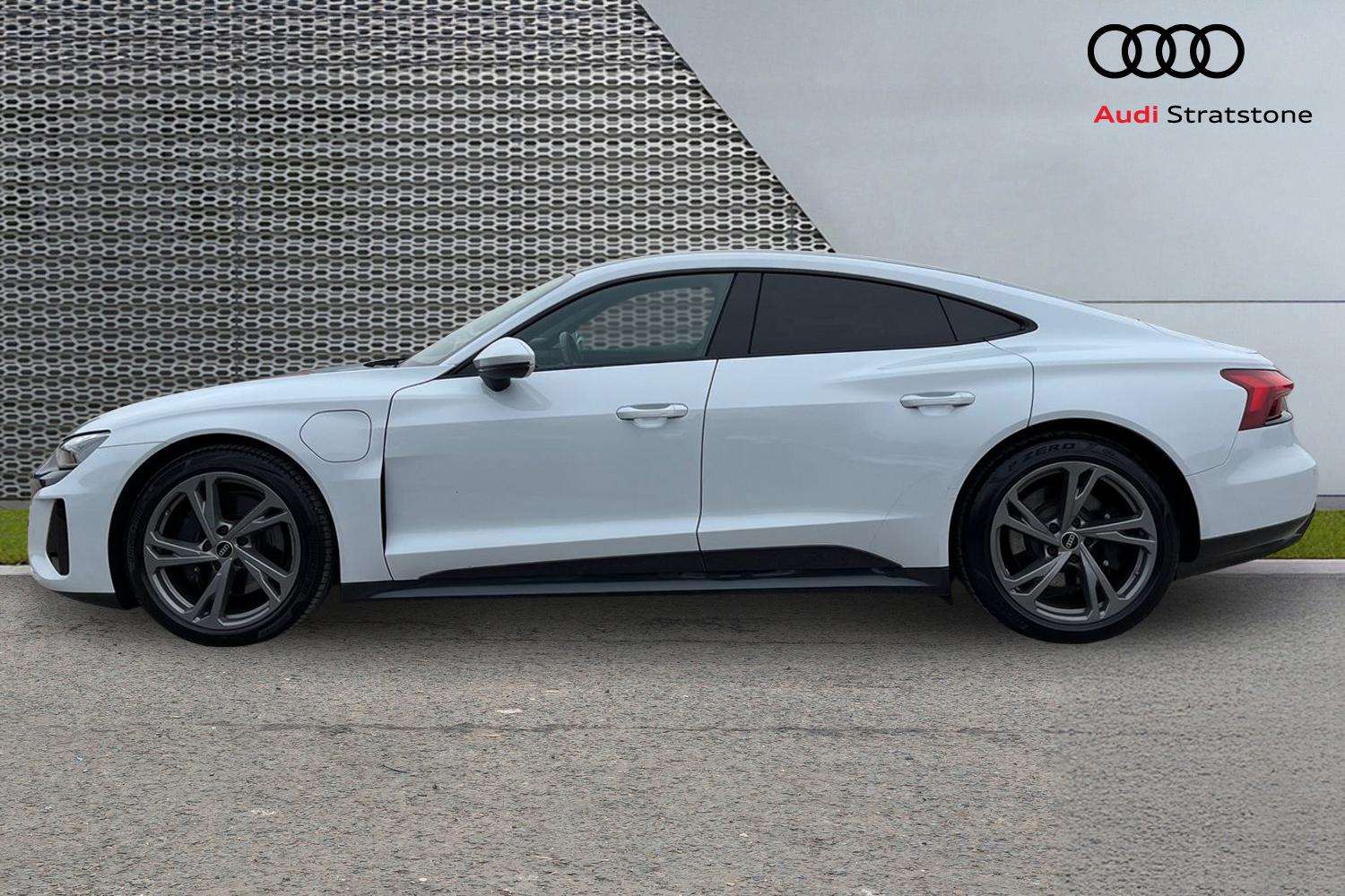 Used Audi e-tron GT 2022 for sale - 77068619: Photo 8