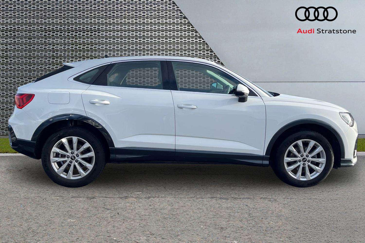 Used Audi Q3 2023 for sale - 77649003: Photo 4