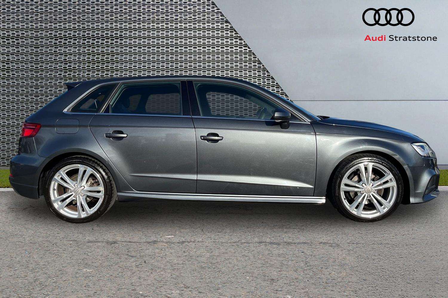 Used Audi A3 2018 for sale - 77361452: Photo 4