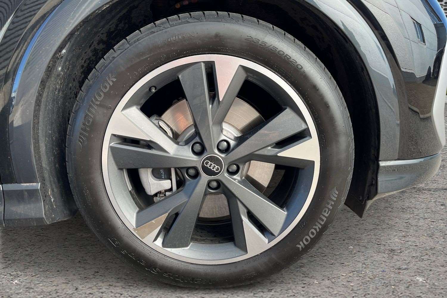 Used Audi Q4 e-tron 2025 for sale - 77928631: Photo 5