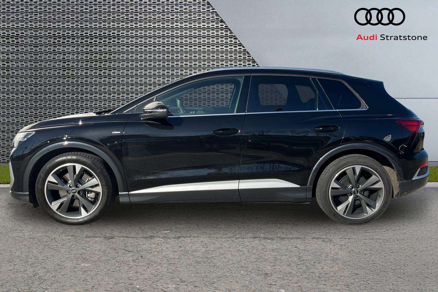 Used Audi Q4 e-tron 2025 for sale - 77928631: Photo 8