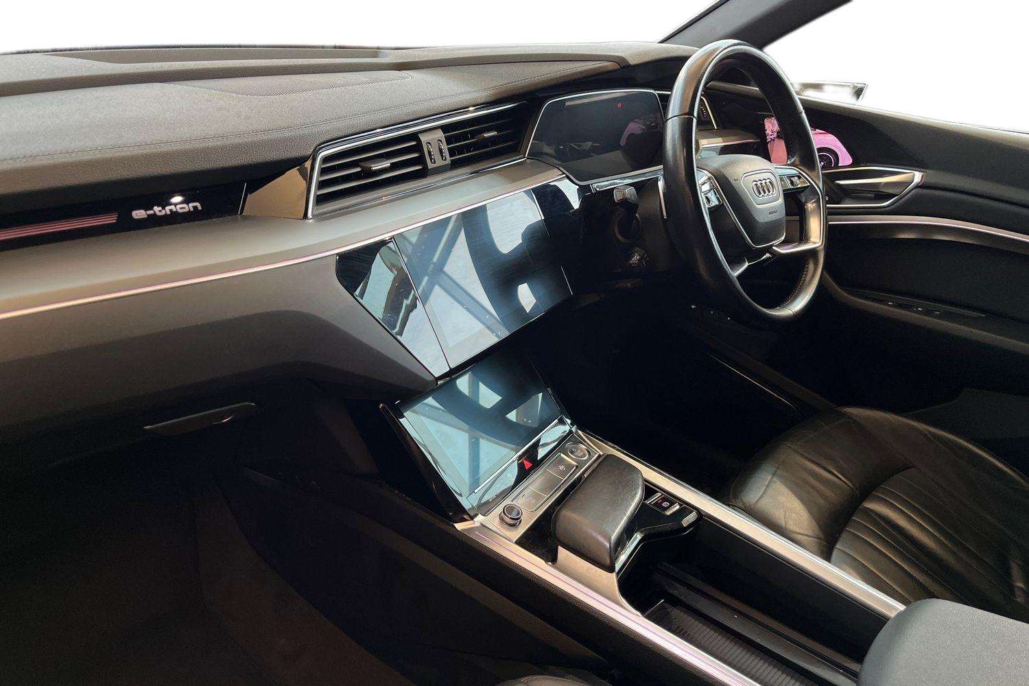 Used Audi e-tron 2020 for sale - 77698863: Photo 2