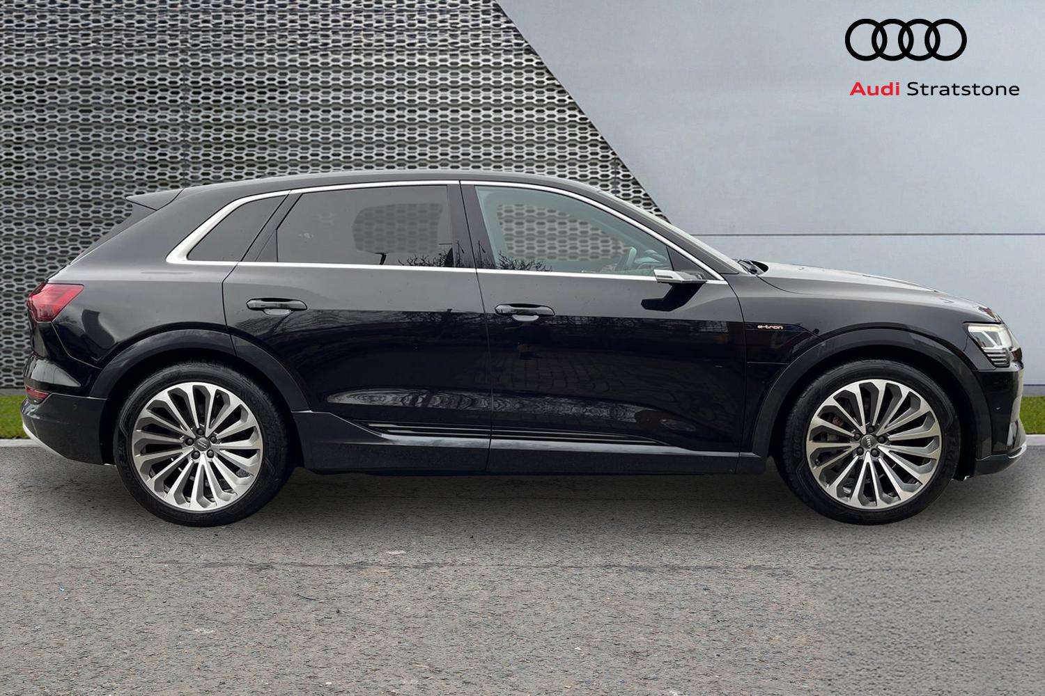 Used Audi e-tron 2020 for sale - 77698863: Photo 4