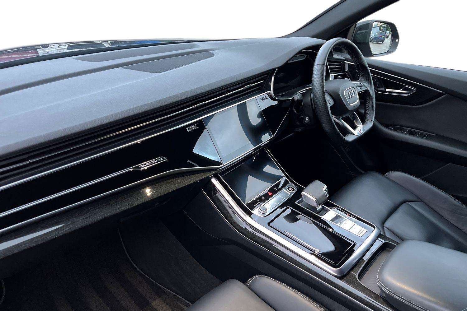 Used Audi Q8 2022 for sale - 76902443: Photo 2