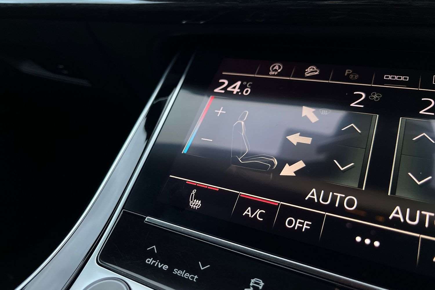 Used Audi Q8 2022 for sale - 76902443: Photo 29