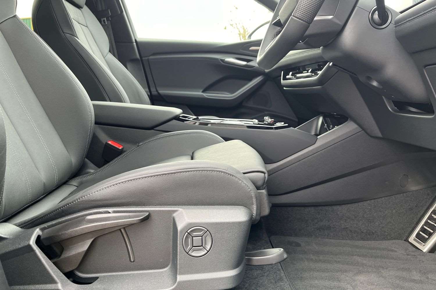 Used Audi Q6 e-tron 2025 for sale - 77648849: Photo 33