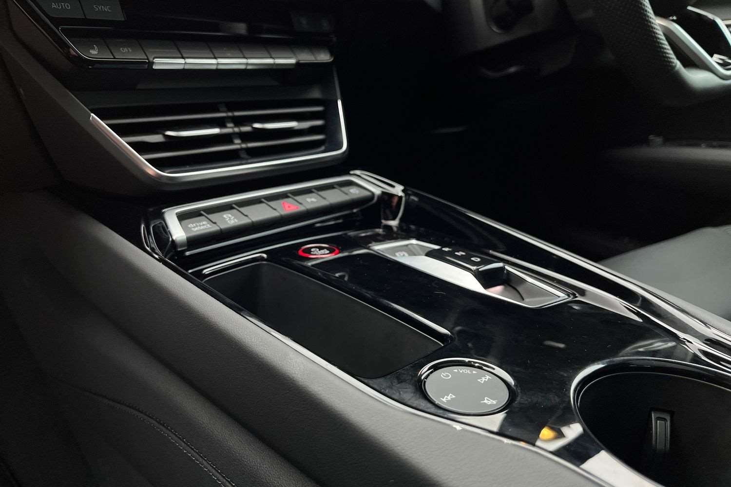 Used Audi e-tron GT 2025 for sale - 76928980: Photo 15