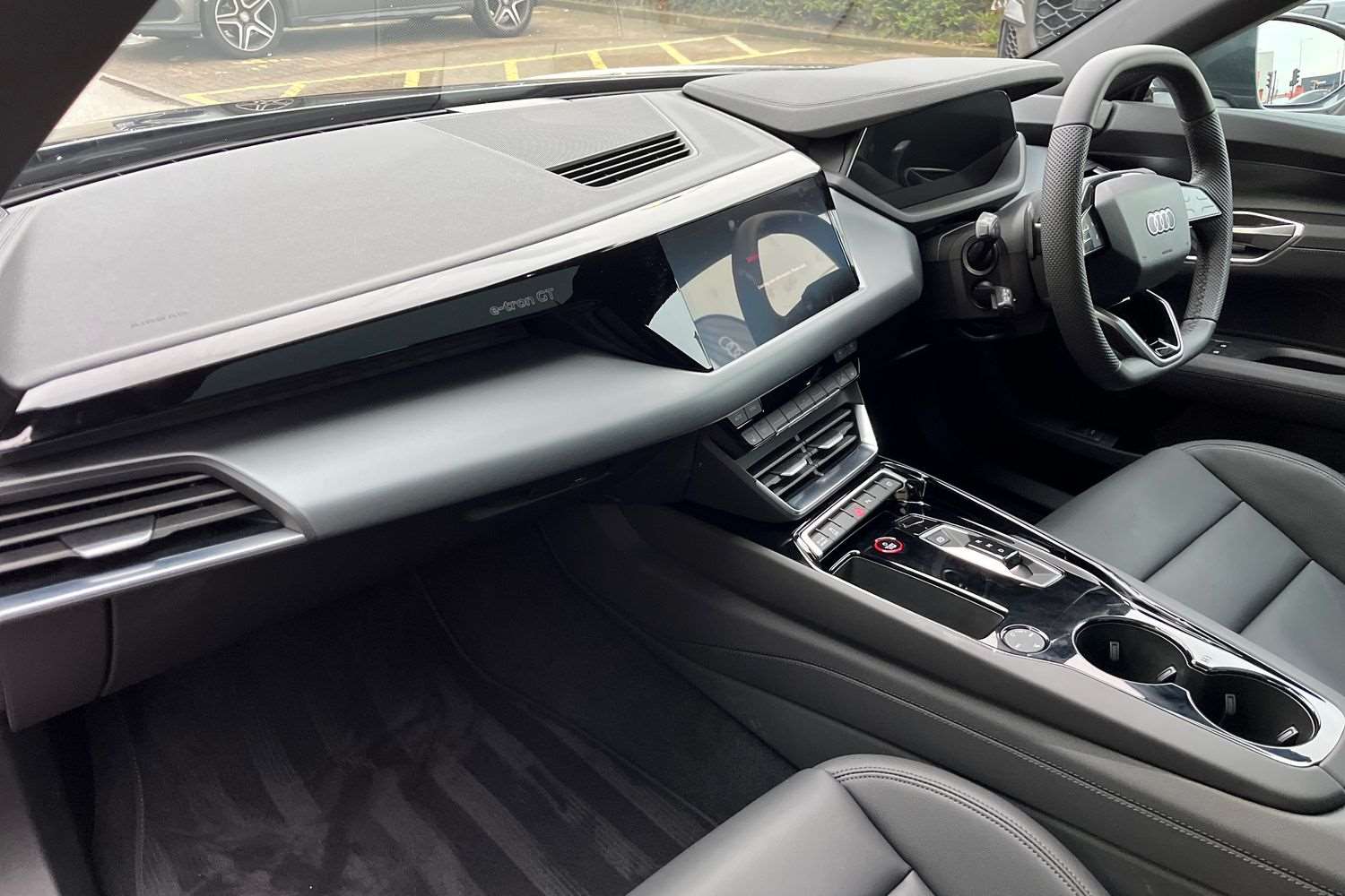 Used Audi e-tron GT 2025 for sale - 76928980: Photo 2