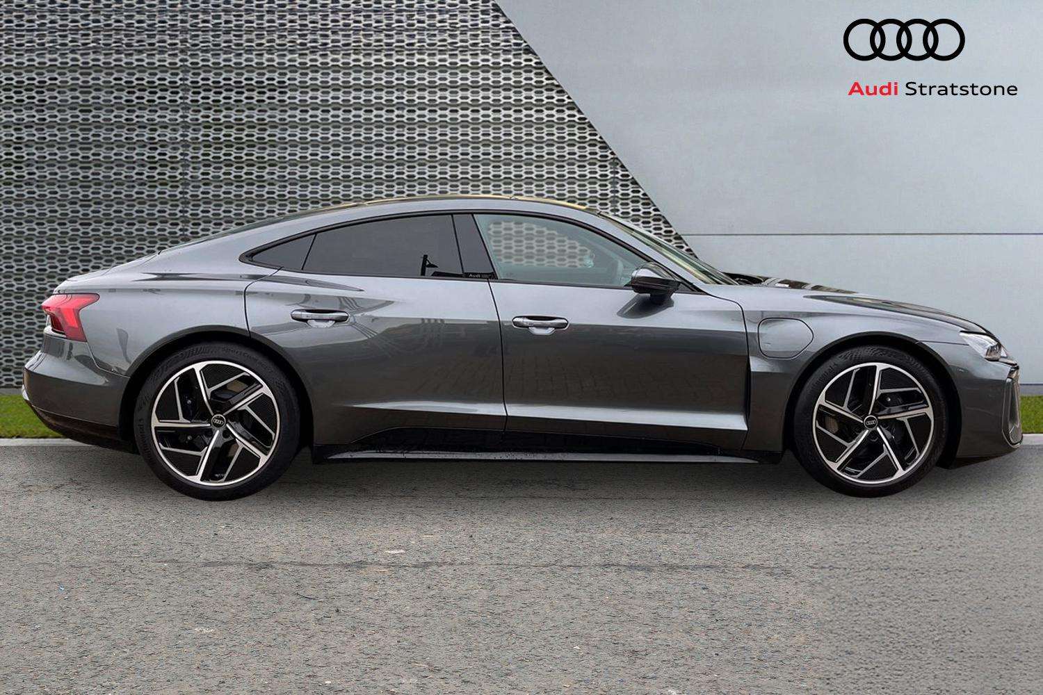 Used Audi e-tron GT 2025 for sale - 76928980: Photo 4