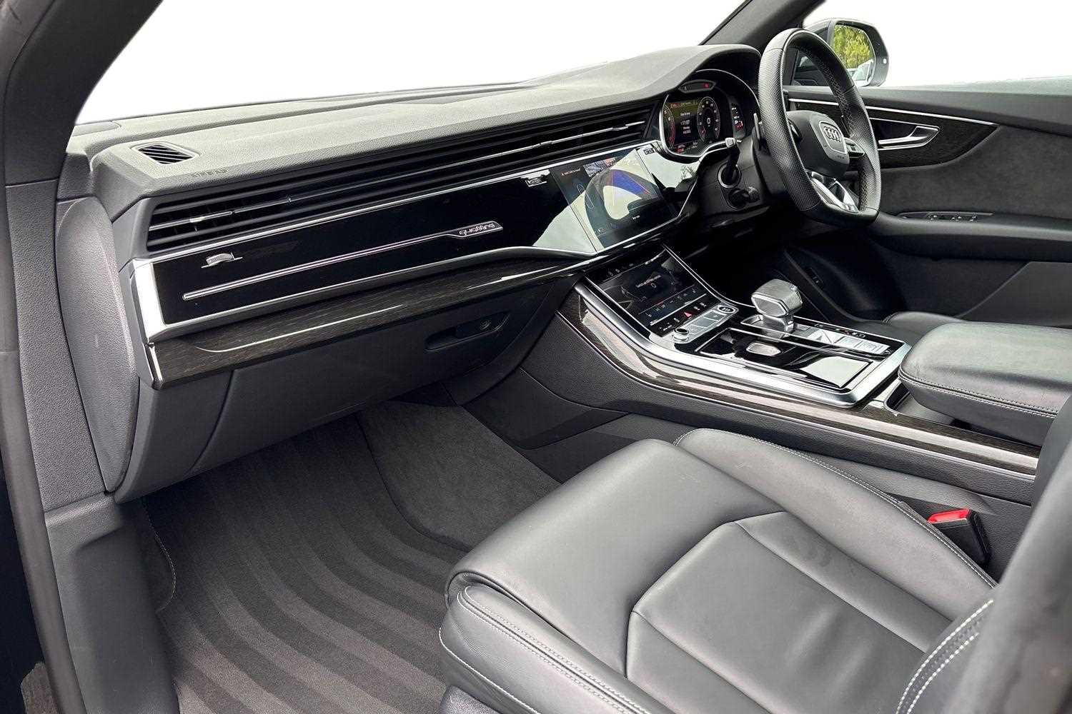 Used Audi Q8 2022 for sale - 76390676: Photo 2