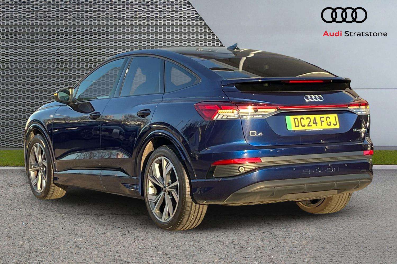 Used Audi Q4 e-tron 2024 for sale - 77961179: Photo 3