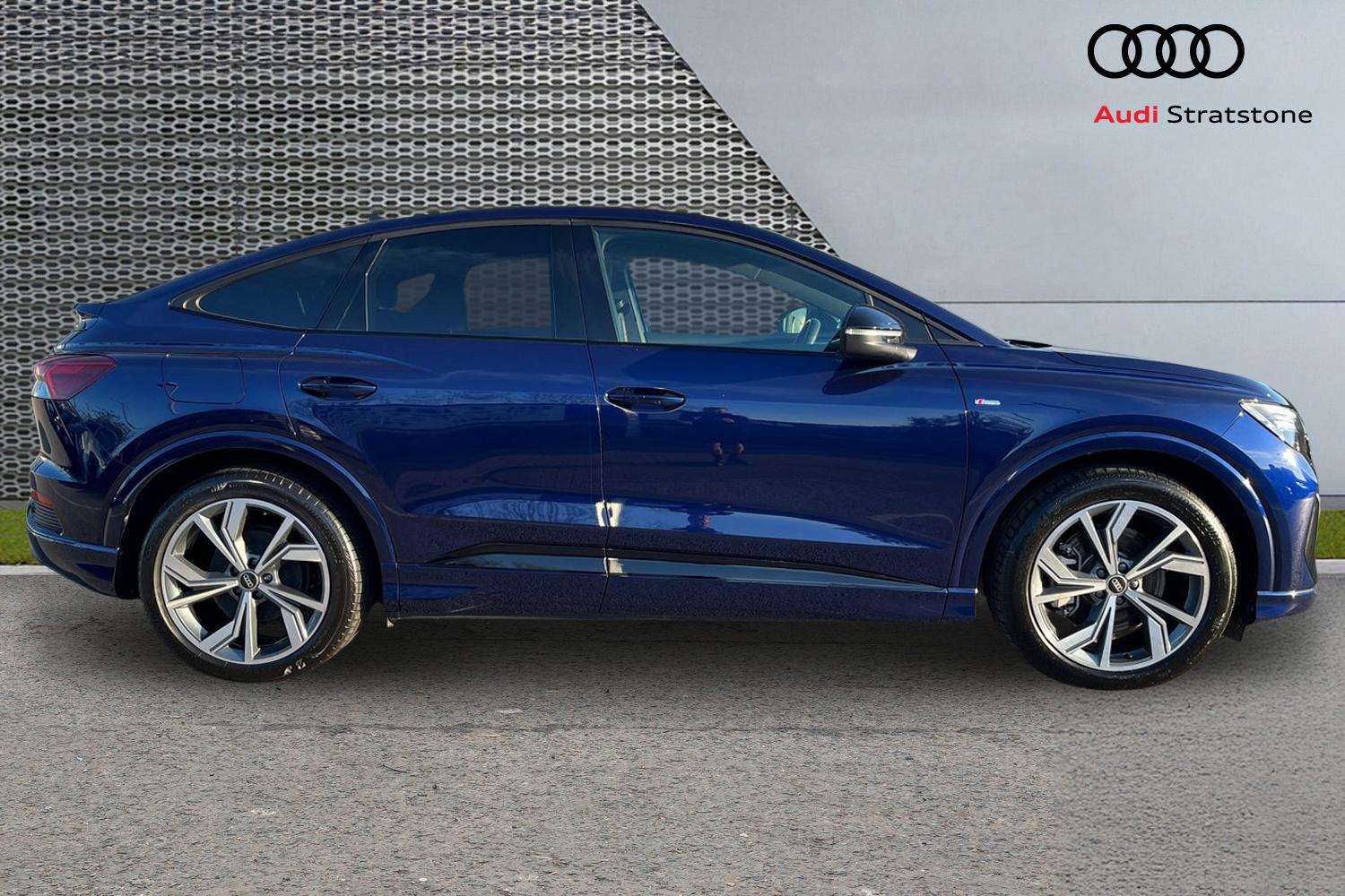 Used Audi Q4 e-tron 2024 for sale - 77961179: Photo 4