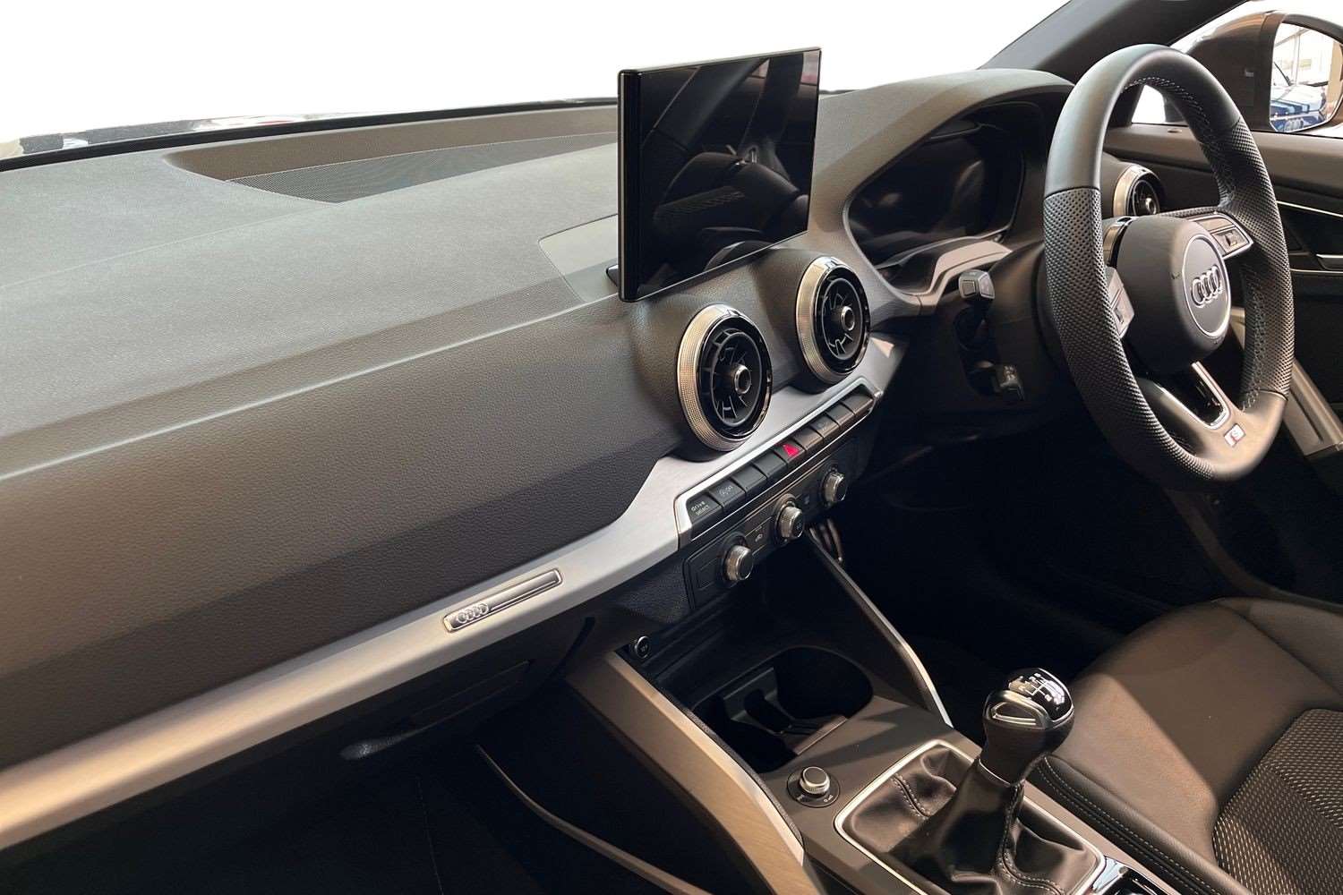 Used Audi Q2 2025 for sale - 76435663: Photo 2