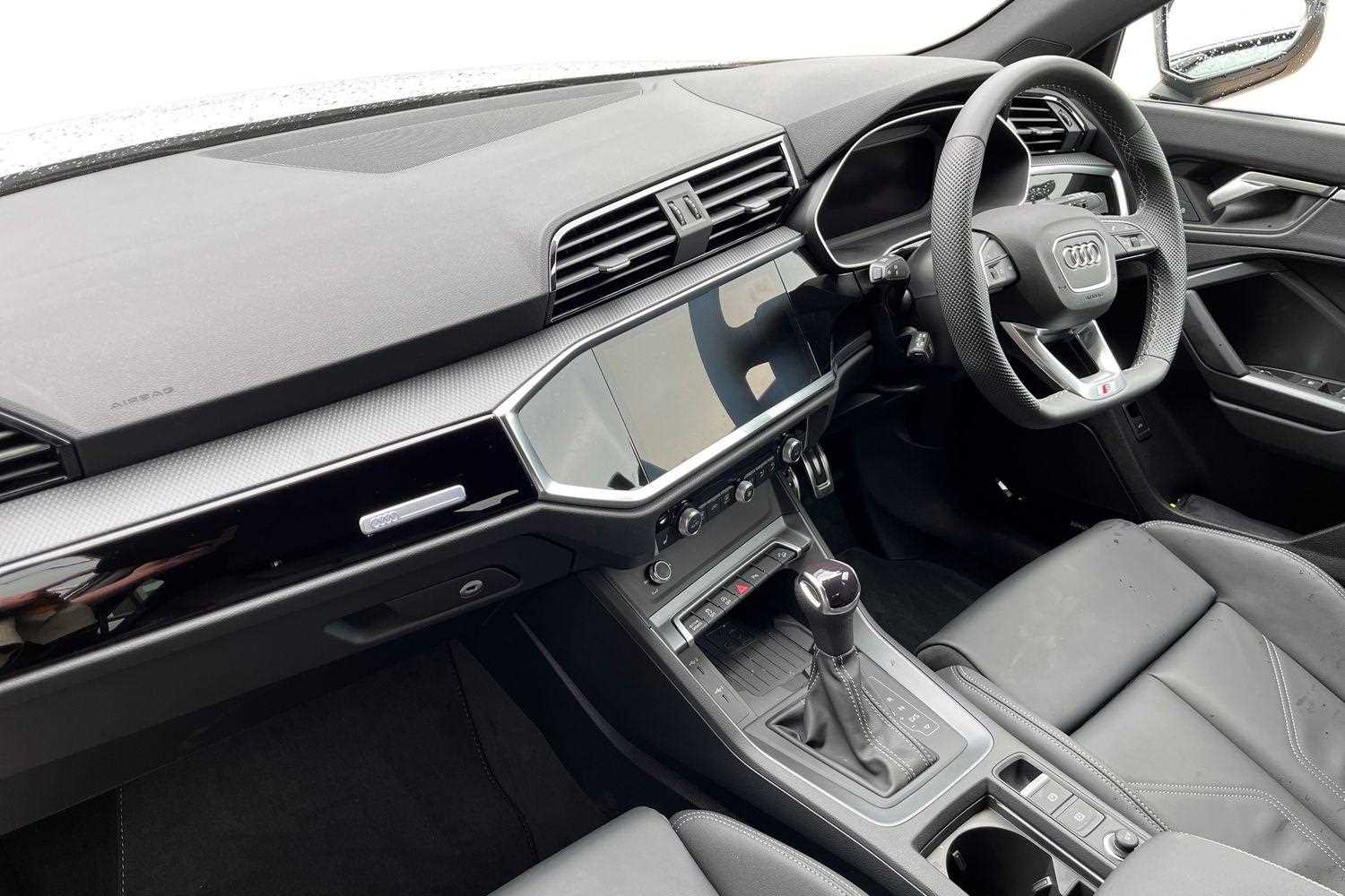 Used Audi Q3 2025 for sale - 76192079: Photo 2