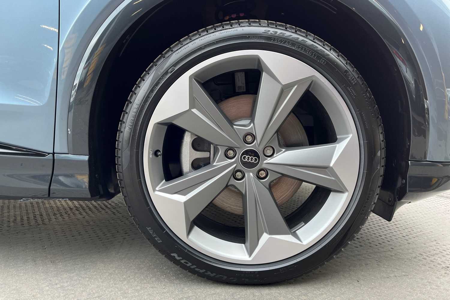 Used Audi Q4 e-tron 2025 for sale - 76789255: Photo 5