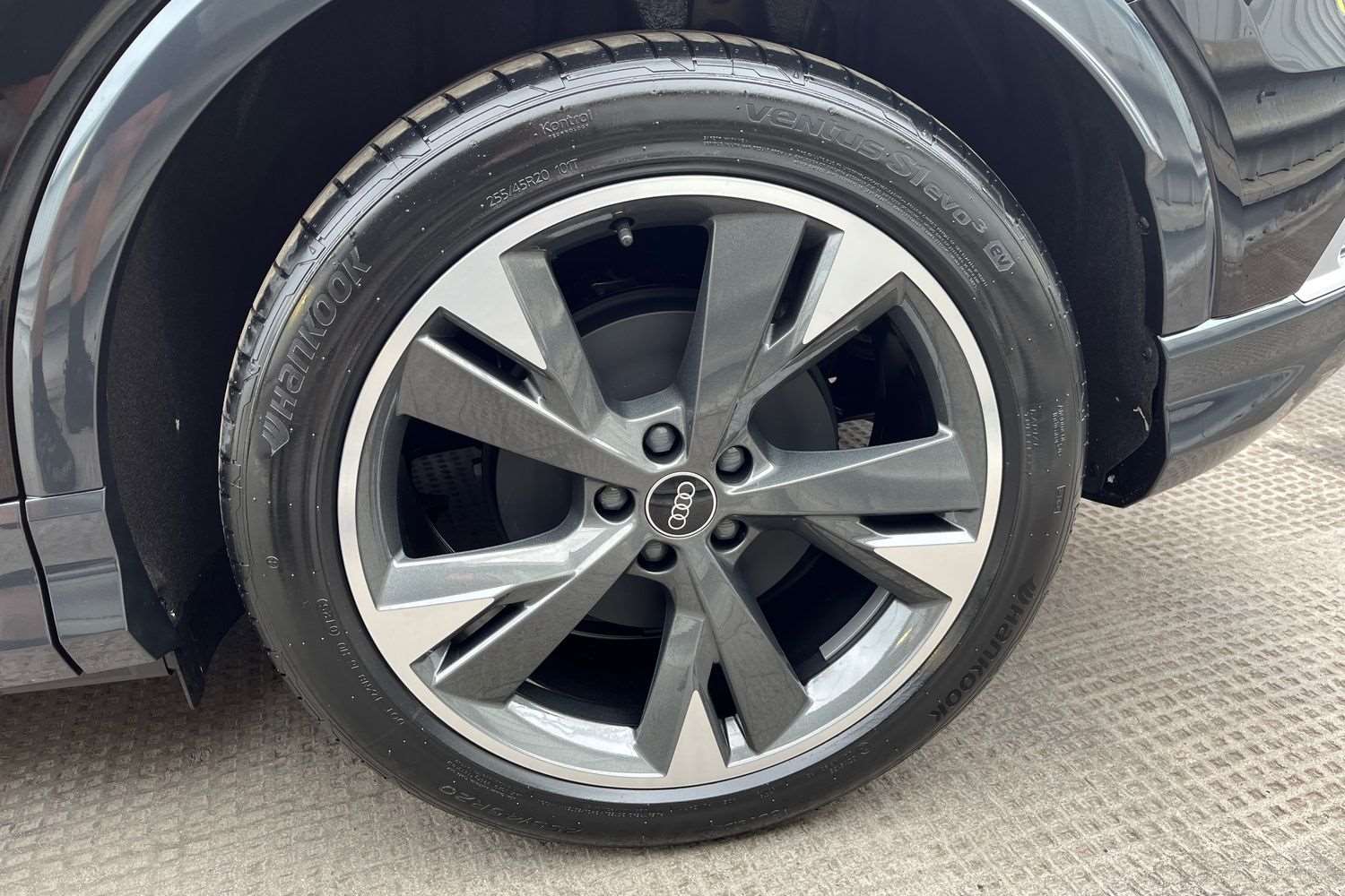 Used Audi Q4 e-tron 2025 for sale - 76929101: Photo 10