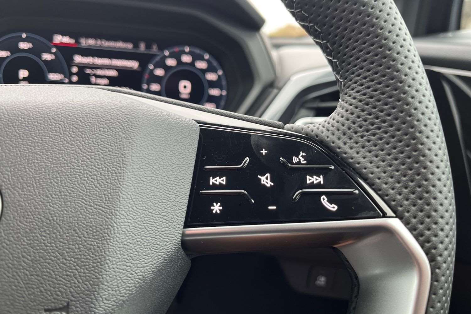 Used Audi Q4 e-tron 2025 for sale - 76929101: Photo 17