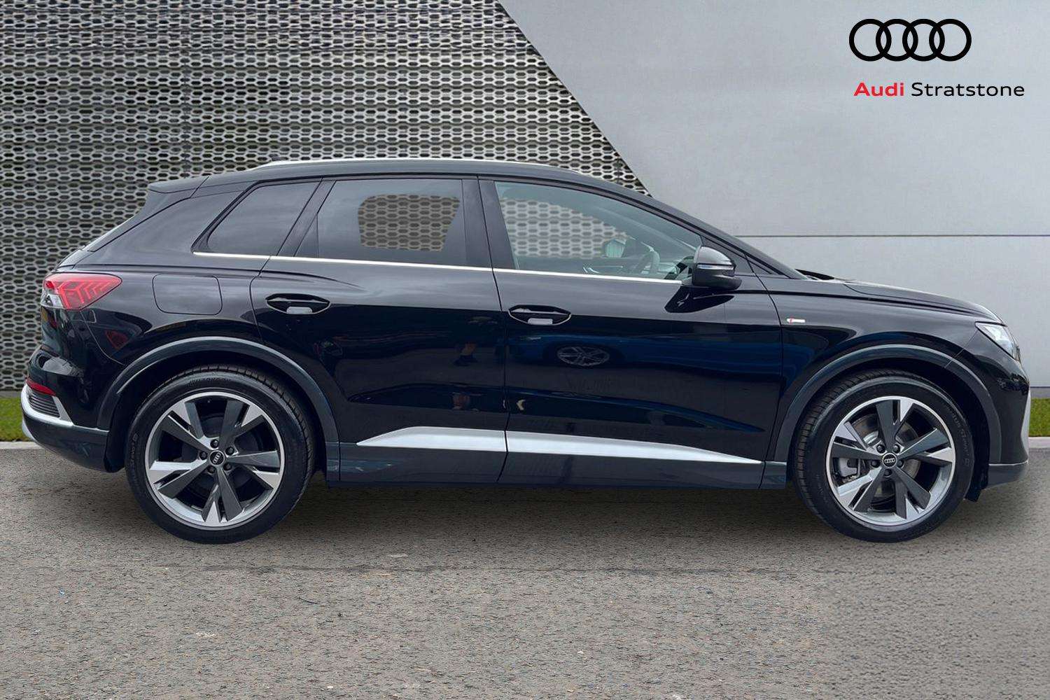 Used Audi Q4 e-tron 2025 for sale - 76929101: Photo 4