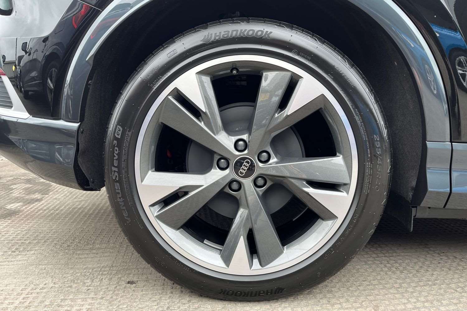 Used Audi Q4 e-tron 2025 for sale - 76929101: Photo 9