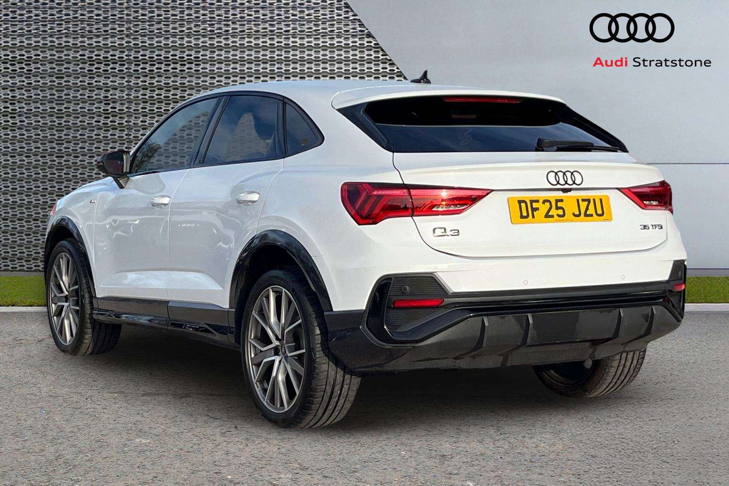 Used Audi Q3 2025 for sale - 76916158: Photo 3