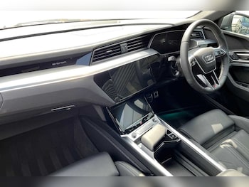 Used Audi Q8 2023 for sale - 75353986: Photo