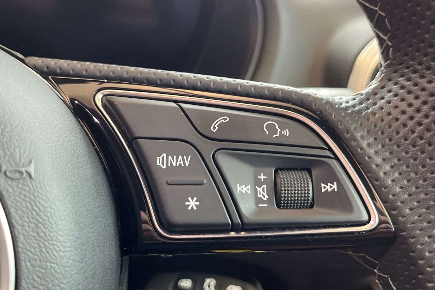 Used Audi Q2 2023 for sale - 76460602: Photo 17