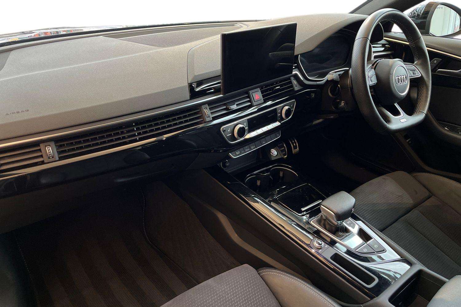 Used Audi A4 2022 for sale - 76515599: Photo 2